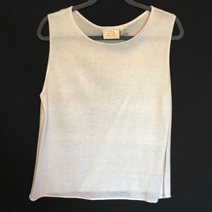 🟢 $5! 🟢 XL White Sleeveless Blouse